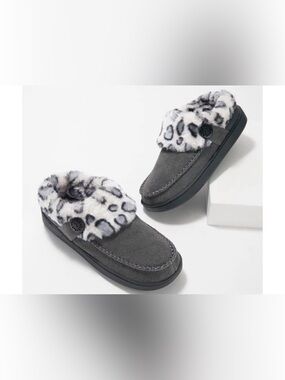 NIB Earth Origins Run About Raine slippers